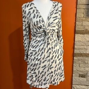 NWT Grace Elements Asymmetrical Hem Twist Front